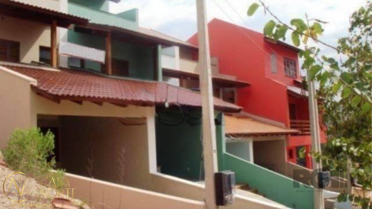 Casa de Condomínio à venda com 3 quartos, 142m², 3 suítes, 2 vagas, Avenida Altos do Santa Rita no bairro Aberta dos Morros em Porto Alegre