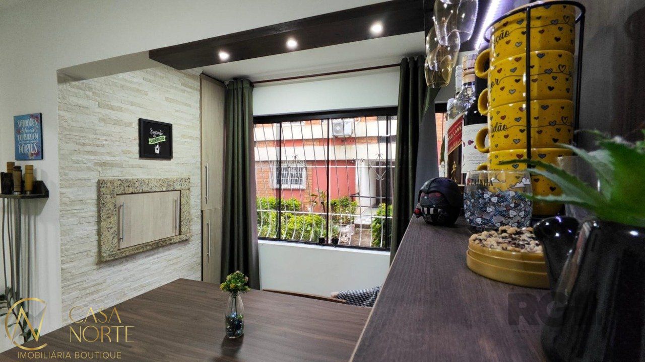 Apartamento à venda com 2 quartos, 57m², 1 vaga, Rua Doutor Aldo Wildt no bairro Vila Nova em Porto Alegre