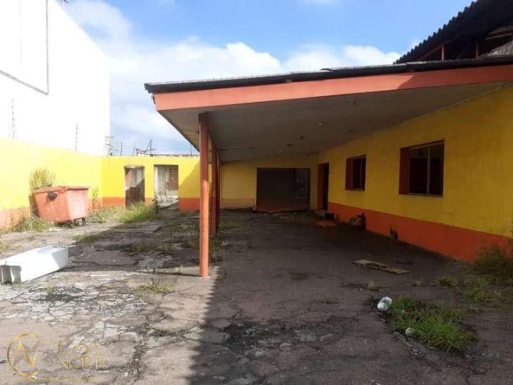 Terreno à venda  com 300m², Avenida Protásio Alves no bairro Três Figueiras em Porto Alegre