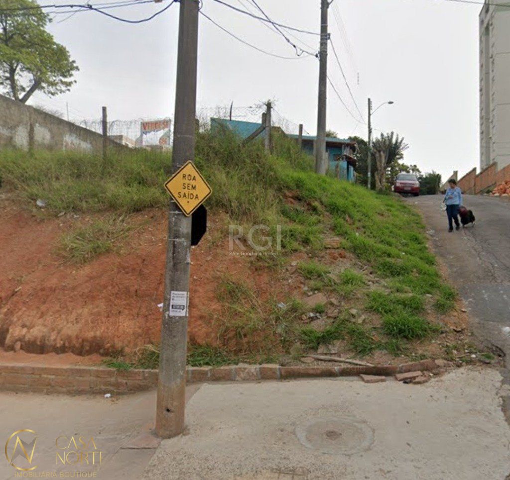 Terreno à venda  com 300m², Avenida da Cavalhada no bairro Cavalhada em Porto Alegre