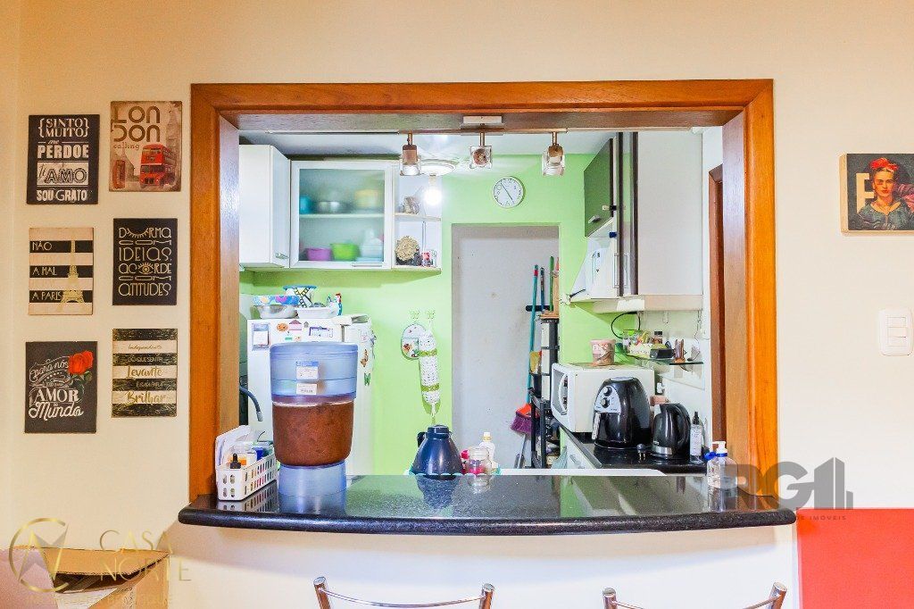 Apartamento à venda com 2 quartos, 65m², Avenida Cristóvão Colombo no bairro Moinhos de Vento em Porto Alegre