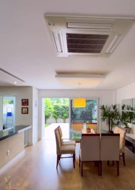 Casa à venda com 3 quartos, 245m², 3 suítes, 2 vagas, Avenida Willy Eugênio Fleck no bairro Sarandi em Porto Alegre