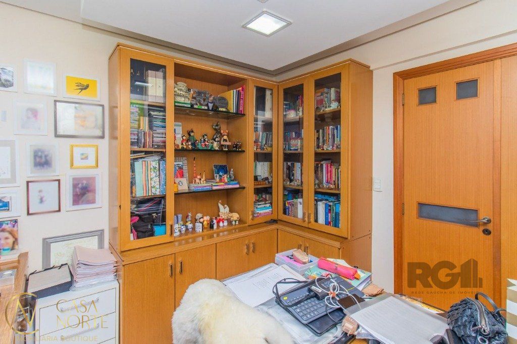 Cobertura à venda com 3 quartos, 324m², 1 suíte, 3 vagas, Rua Professor Isidoro La Porta no bairro Jardim Itu em Porto Alegre