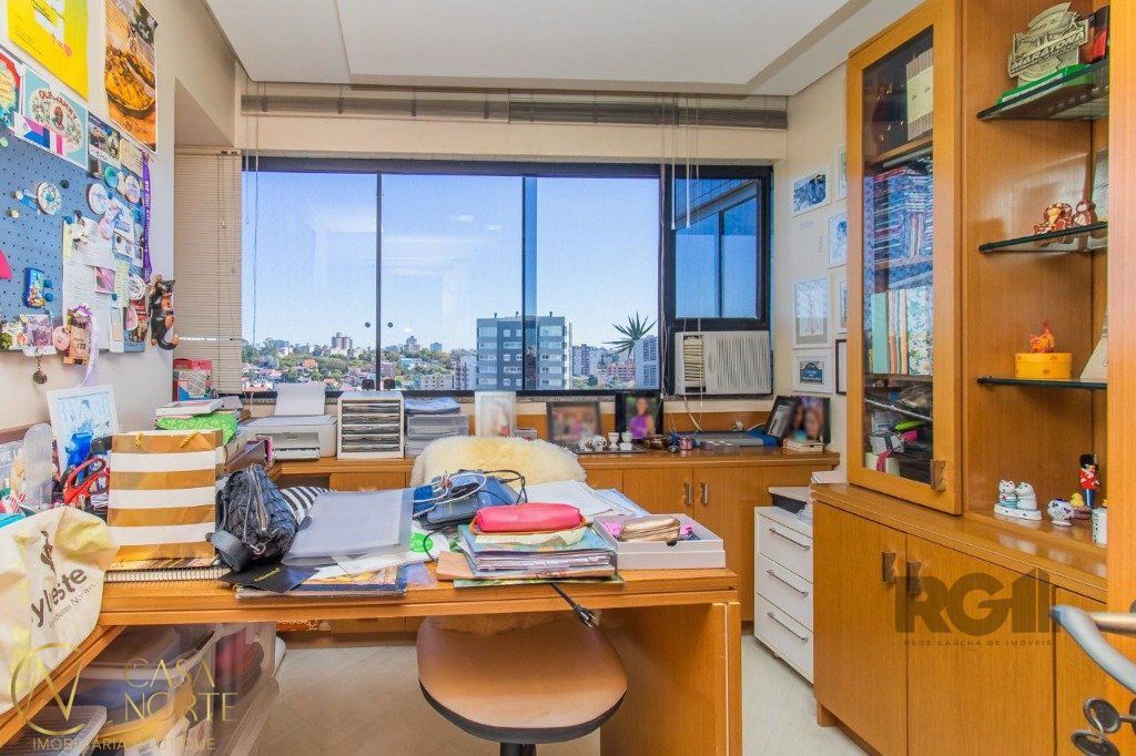 Cobertura à venda com 3 quartos, 324m², 1 suíte, 3 vagas, Rua Professor Isidoro La Porta no bairro Jardim Itu em Porto Alegre