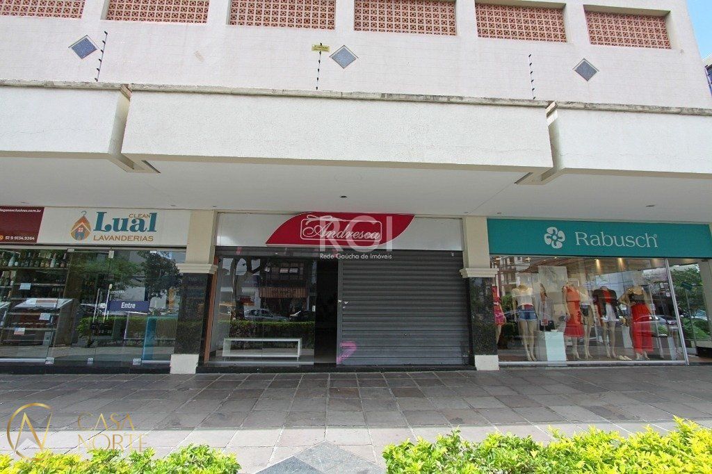 Loja à venda , 59m², Avenida Cristóvão Colombo no bairro Floresta em Porto Alegre