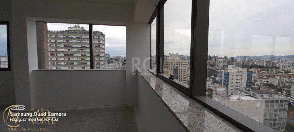 Sala Comercial à venda , 44m², 1 vaga, Avenida Independência no bairro Independência em Porto Alegre