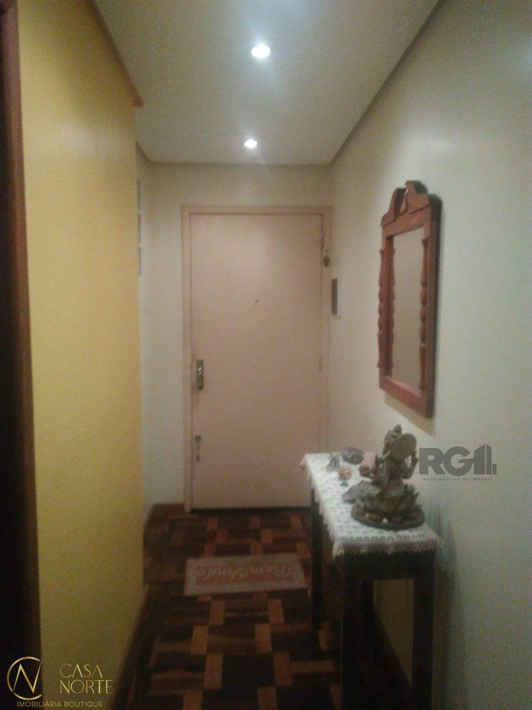 Apartamento à venda com 2 quartos, 65m², Avenida Cristóvão Colombo no bairro Moinhos de Vento em Porto Alegre