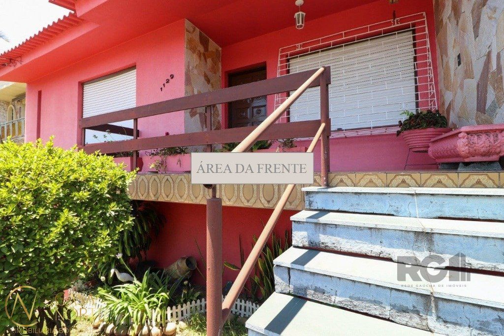 Casa à venda com 3 quartos, 183m², 1 suíte, 3 vagas, Rua Fernando Abbott no bairro Cristo Redentor em Porto Alegre