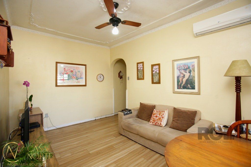 Apartamento à venda com 2 quartos, 56m², Rua Marquês do Pombal no bairro Moinhos de Vento em Porto Alegre