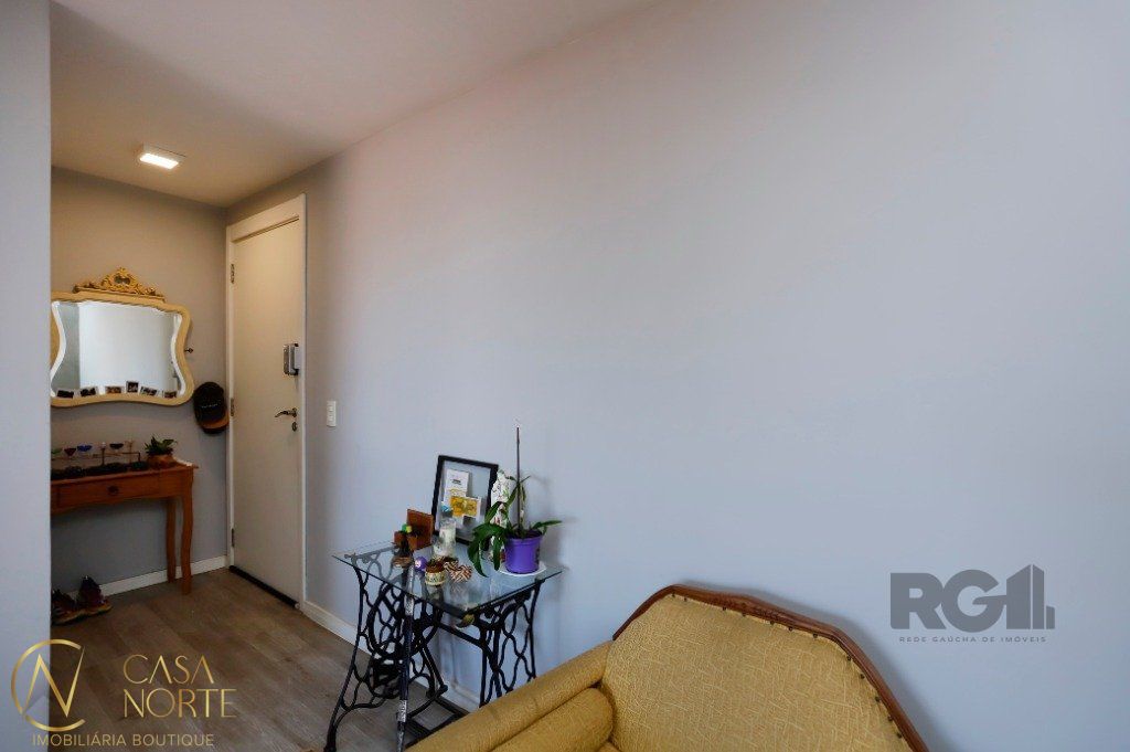 Apartamento à venda com 2 quartos, 66m², 1 suíte, 1 vaga, Avenida Polônia no bairro São Geraldo em Porto Alegre