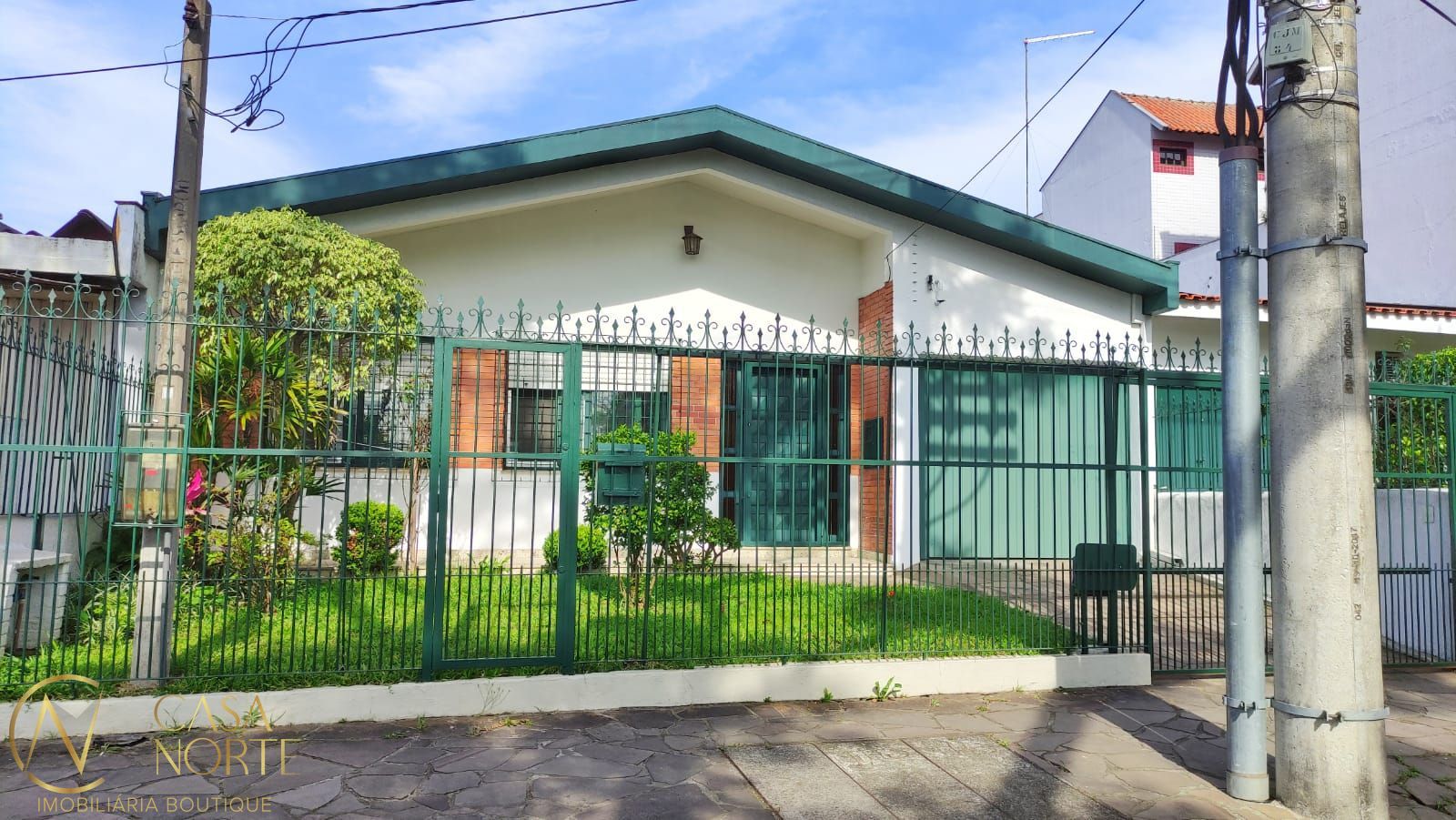 Casa à venda com 3 quartos, 180m², 1 suíte, 3 vagas, Rua Nicolau Copérnico no bairro Sarandi em Porto Alegre