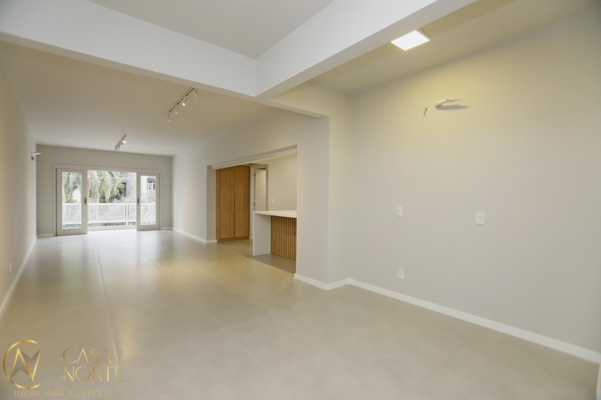 Apartamento à venda com 3 quartos, 143m², 1 suíte, 1 vaga, Rua Vinte e Quatro de Outubro no bairro Moinhos de Vento em Porto Alegre