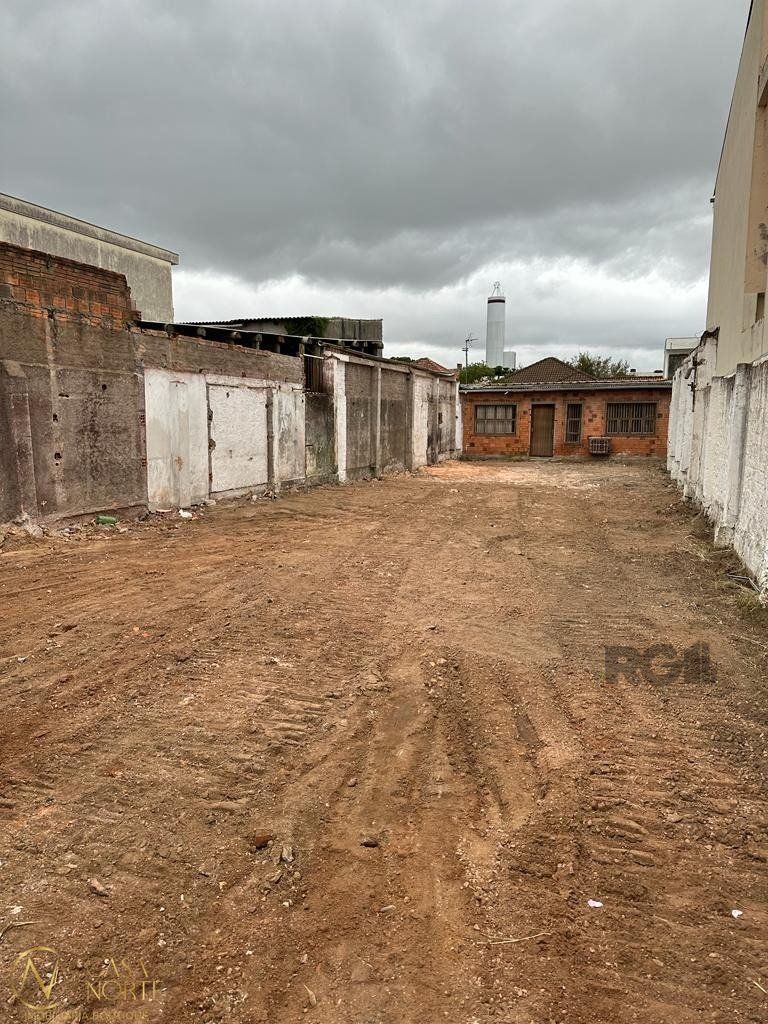 Terreno à venda  com 356m², 4 vagas, Rua Marques de Alegrete no bairro São João em Porto Alegre