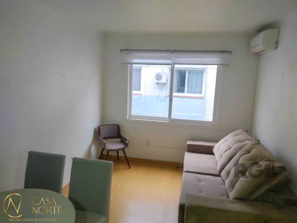 Apartamento à venda com 1 quarto, 42m², Rua Sapê no bairro Passo da Areia em Porto Alegre