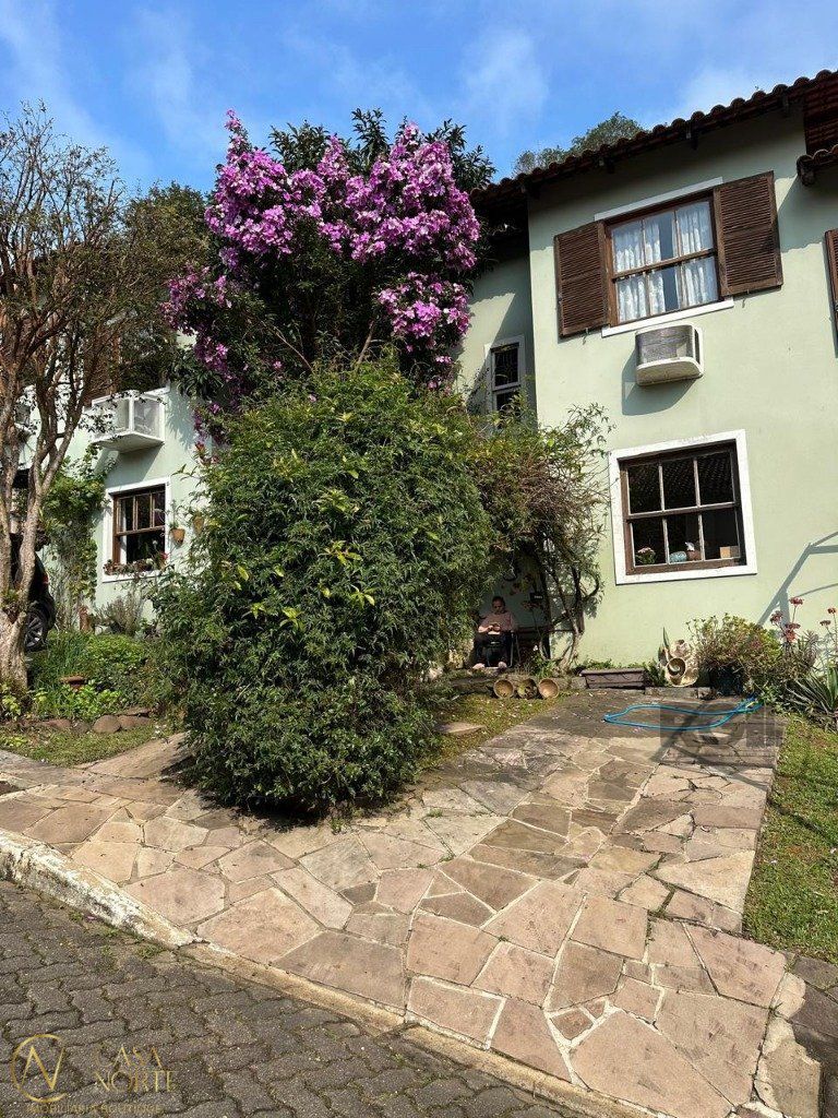 Casa de Condomínio à venda com 2 quartos, 68m², 1 vaga, Rua Dolores Duran no bairro Lomba do Pinheiro em Porto Alegre