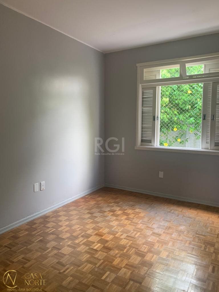 Casa Comercial à venda , 300m², Avenida Cristovao Colombo no bairro Floresta em Porto Alegre
