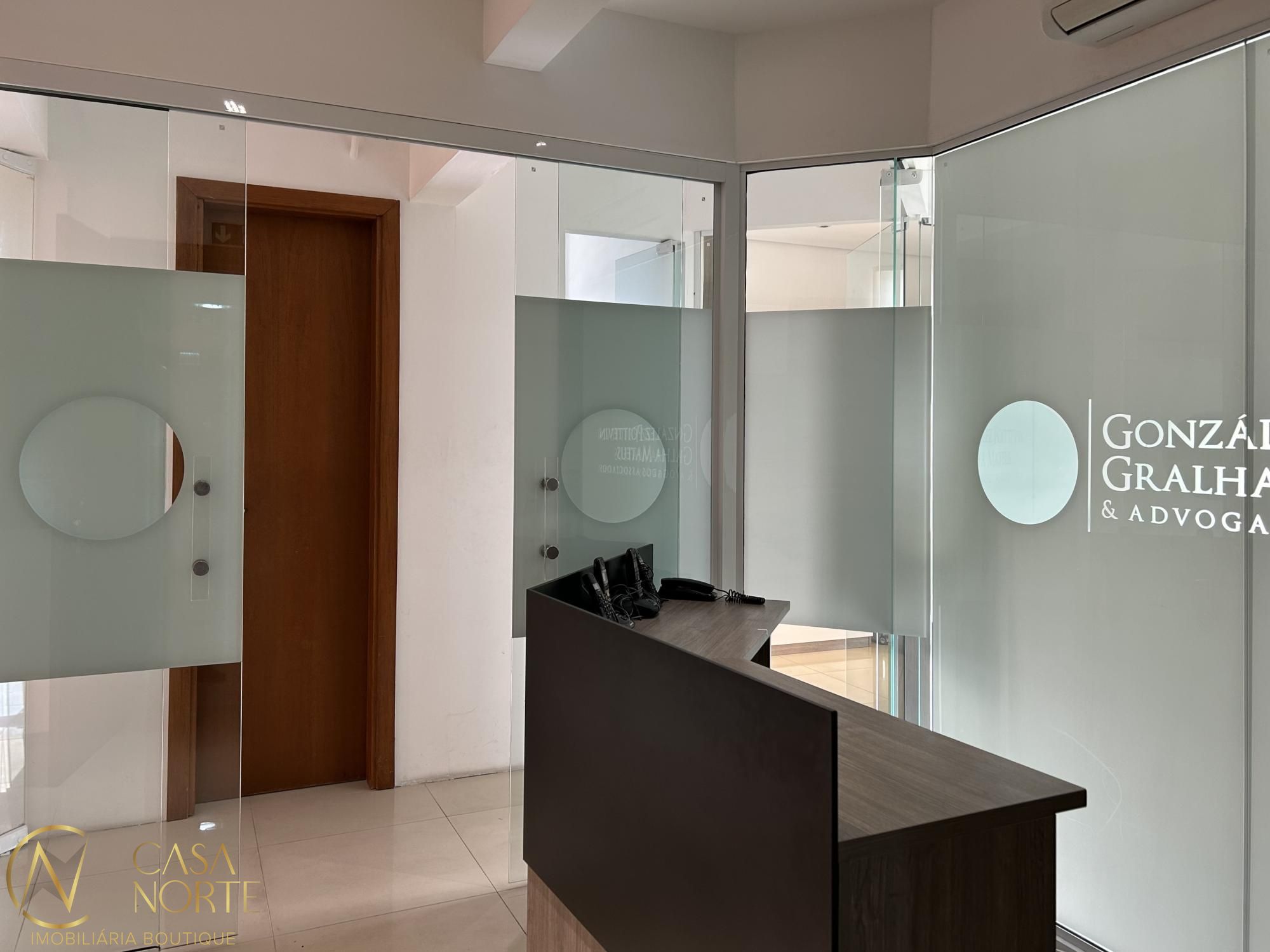 Sala Comercial à venda com 1 quarto, 49m², 1 vaga, Avenida Getúlio Vargas no bairro Menino Deus em Porto Alegre