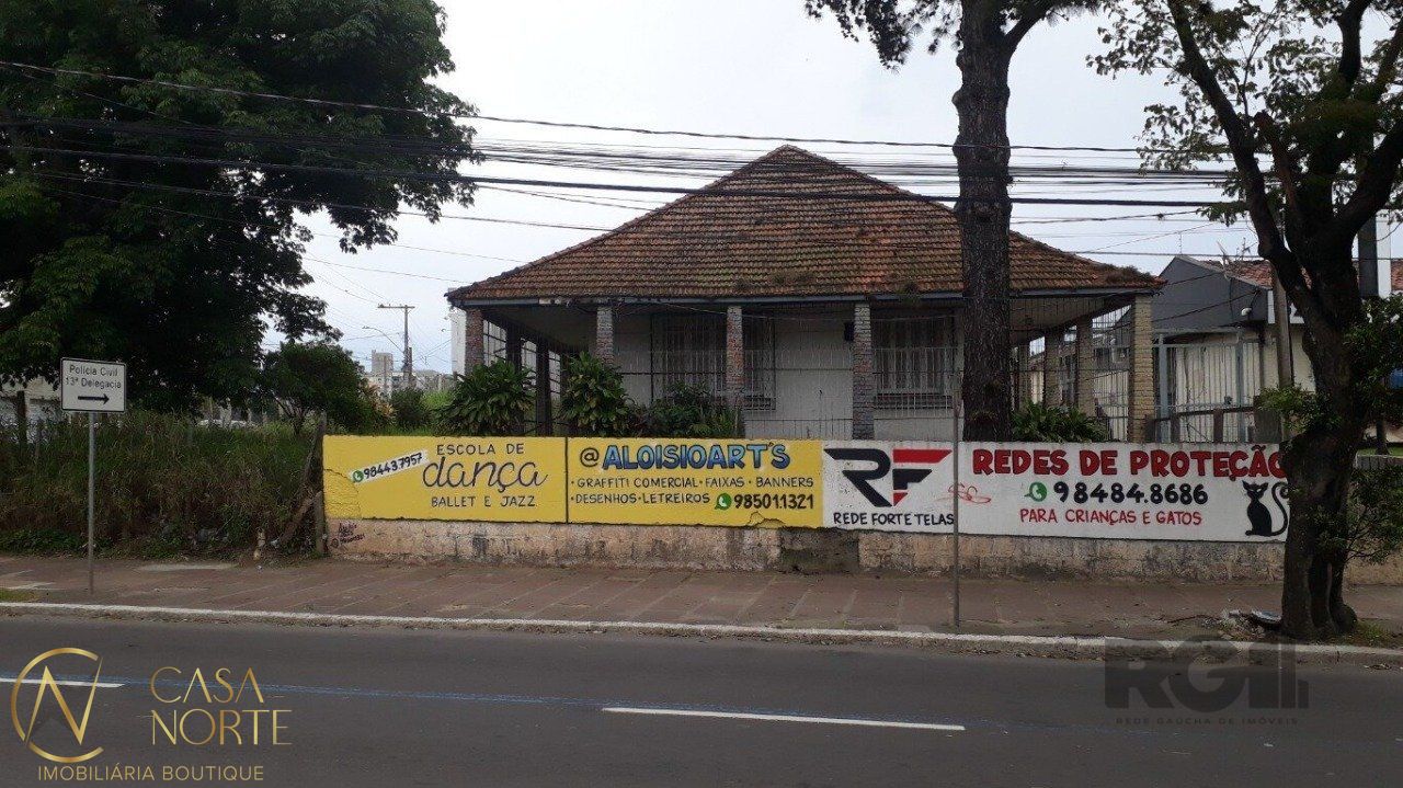 Casa à venda com 5 quartos, 1000m², 2 suítes, 5 vagas, Avenida da Cavalhada no bairro Cavalhada em Porto Alegre