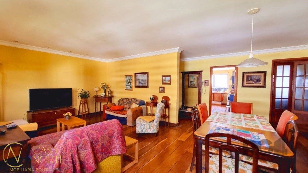 Apartamento à venda com 3 quartos, 138m², 1 suíte, 2 vagas, Rua Professor Cristiano Fischer no bairro Petrópolis em Porto Alegre
