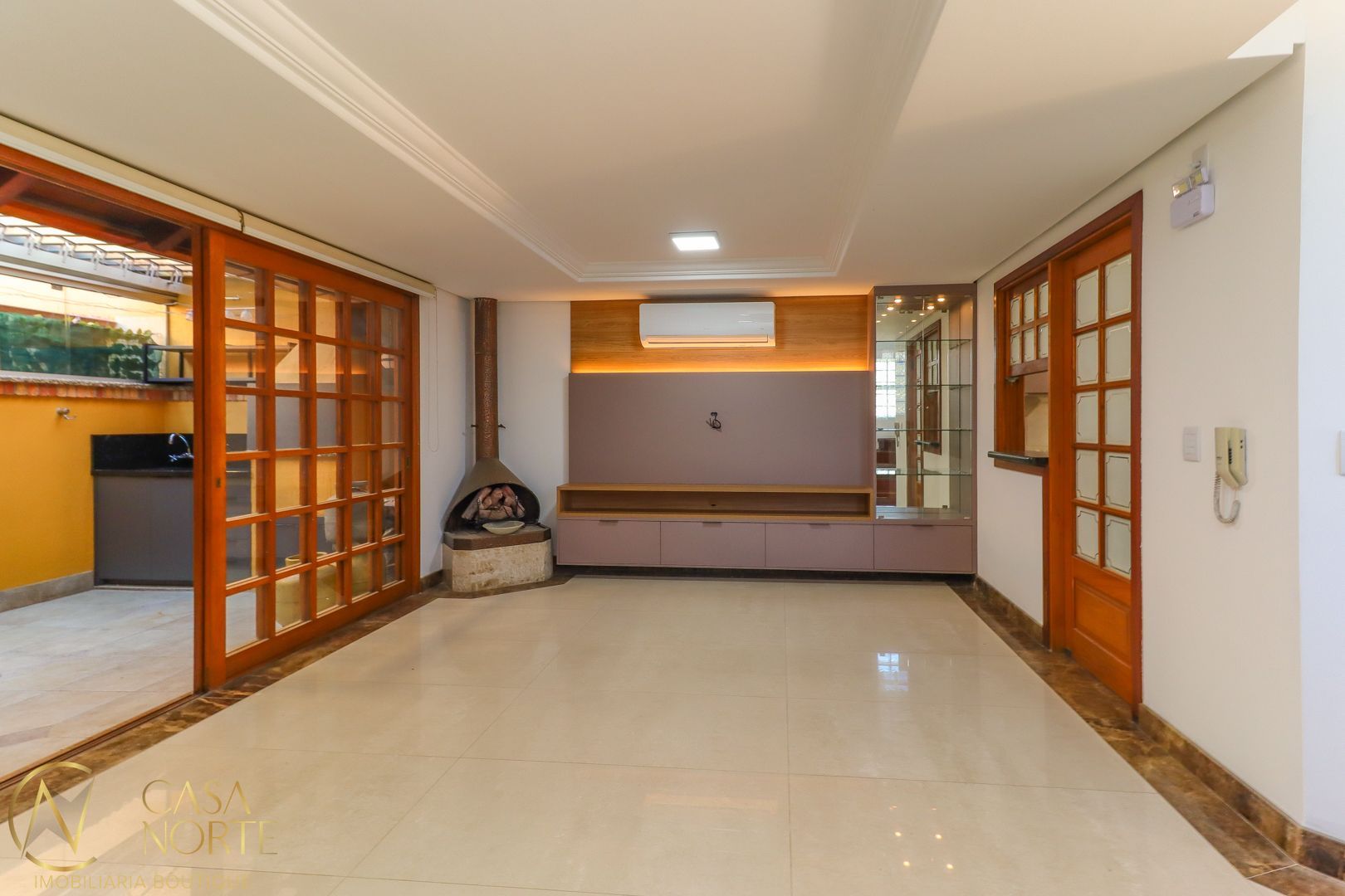 Casa de Condomínio à venda com 4 quartos, 171m², 1 suíte, 2 vagas, Avenida Coronel Marcos no bairro Pedra Redonda em Porto Alegre
