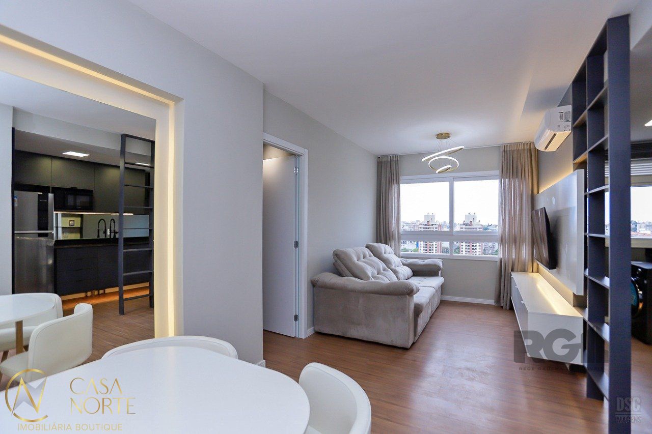 Apartamento à venda com 2 quartos, 56m², 1 suíte, 1 vaga, Rua Jerônymo Zelmanovitz no bairro São Sebastião em Porto Alegre
