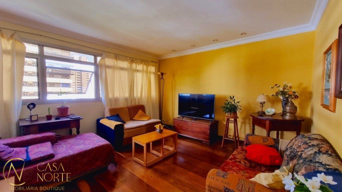 Apartamento à venda com 3 quartos, 138m², 1 suíte, 2 vagas, Rua Professor Cristiano Fischer no bairro Petrópolis em Porto Alegre