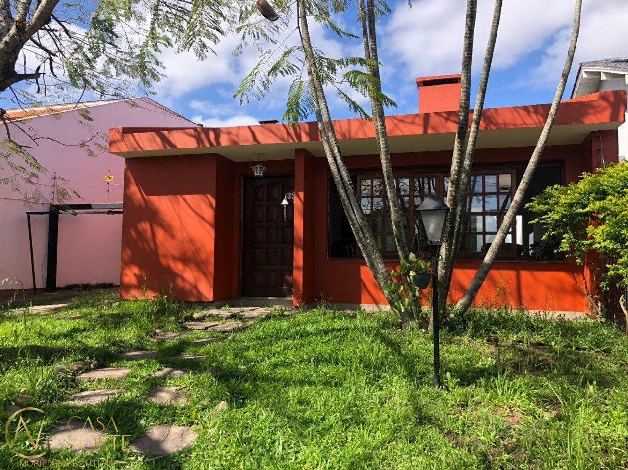 Casa à venda com 5 quartos, 230m², 2 suítes, 5 vagas, Avenida Saul Nonnenmacher no bairro Ipanema em Porto Alegre