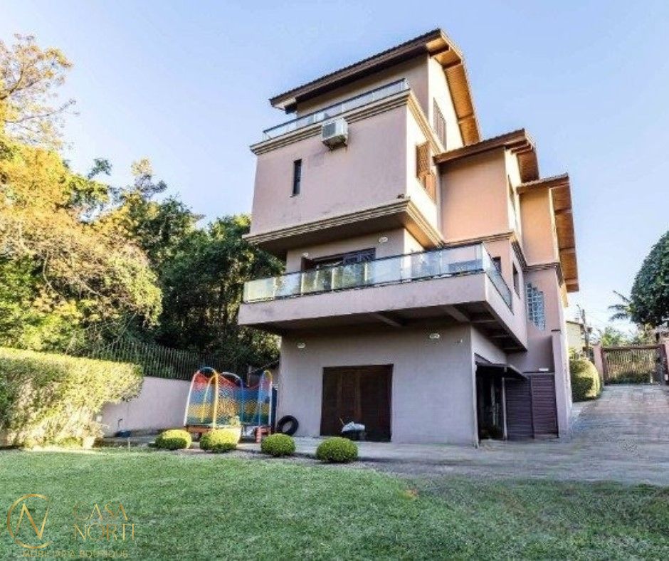 Casa à venda com 3 quartos, 350m², 1 suíte, 4 vagas, Rua Sady Barros Hofmeister no bairro Teresópolis em Porto Alegre