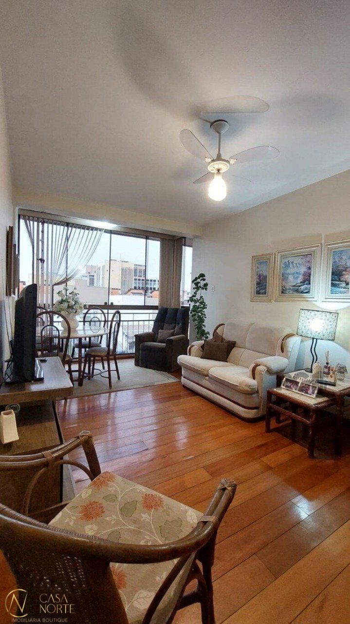 Apartamento à venda com 3 quartos, 104m², 1 suíte, 1 vaga, Rua Comendador Rodolfo Gomes no bairro Menino Deus em Porto Alegre