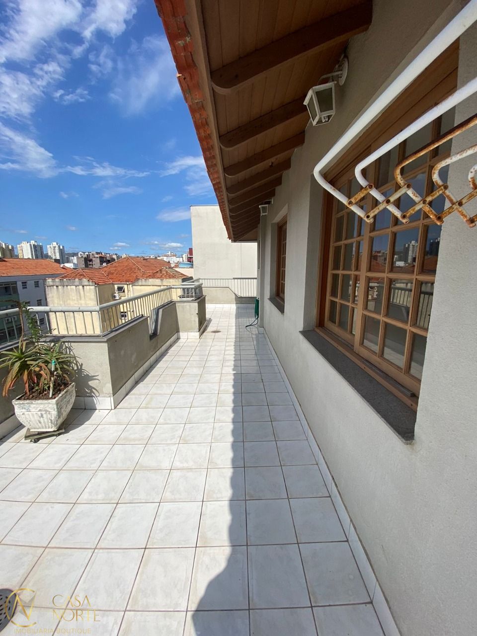 Cobertura à venda com 3 quartos, 198m², 1 suíte, 2 vagas, Rua Aparício Mariense no bairro Passo da Areia em Porto Alegre