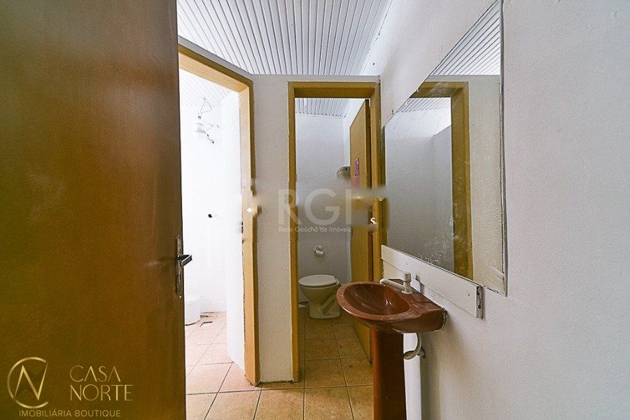 Loja à venda , 217m², Rua Gaspar Martins no bairro Floresta em Porto Alegre