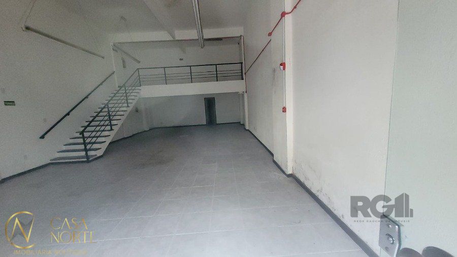 Loja à venda com 3 quartos, 150m², Rua Félix da Cunha no bairro Floresta em Porto Alegre