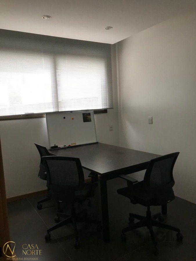 Sala Comercial à venda , 43m², Avenida Bage no bairro Petrópolis em Porto Alegre