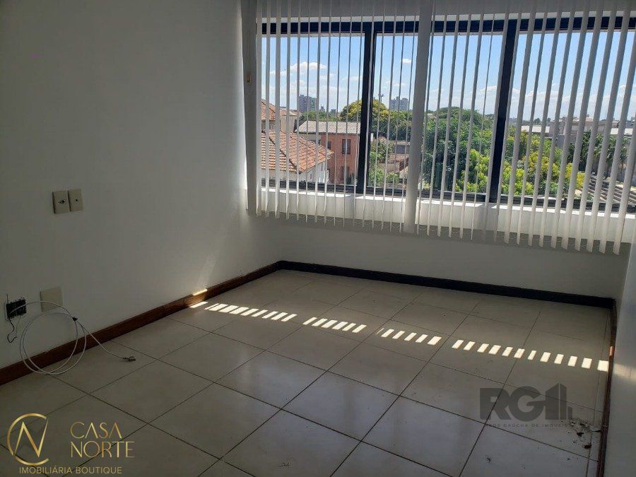 Sala Comercial à venda , 58m², Avenida Benjamin Constant no bairro São João em Porto Alegre