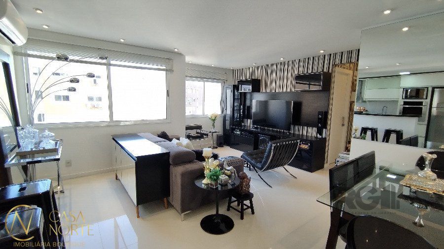 Apartamento à venda com 2 quartos, 65m², 1 suíte, 1 vaga, Avenida Dom Claudio José Gonçalves Ponce de Leao no bairro Vila Ipiranga em Porto Alegre