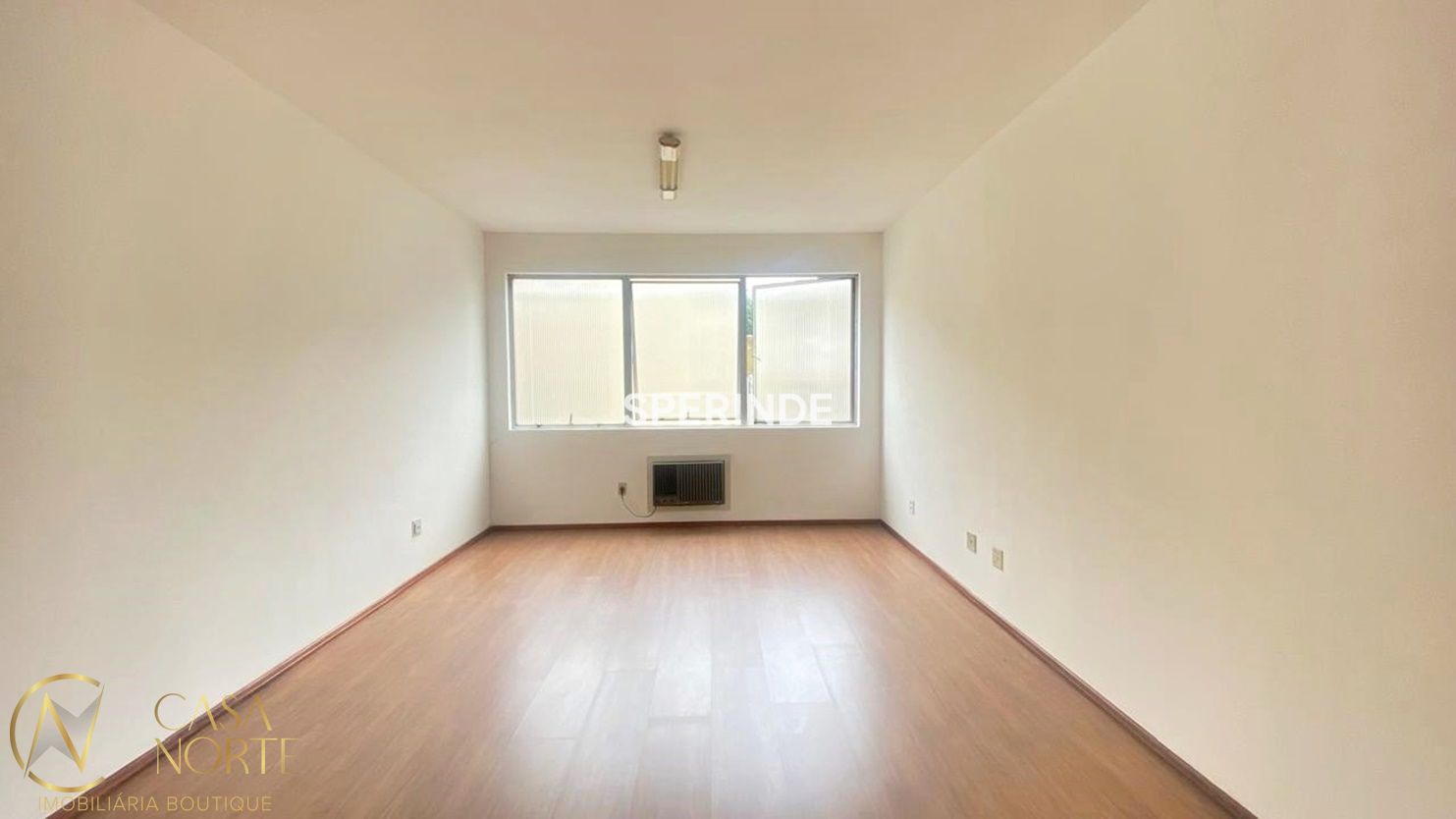 Sala Comercial à venda com 1 quarto, 33m², Rua Ramiro Barcelos no bairro Floresta em Porto Alegre