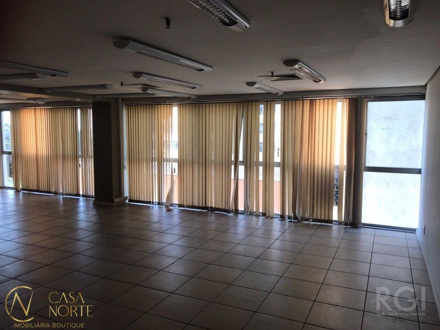 Sala Comercial à venda , 47m², Rua Chaves Barcelos no bairro Centro Histórico em Porto Alegre