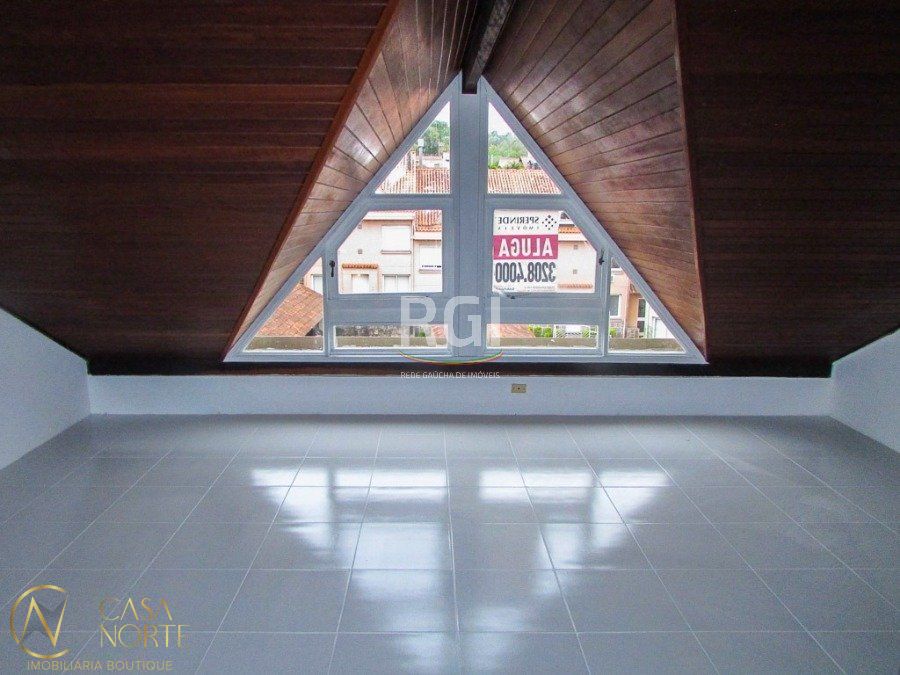 Casa de Condomínio à venda com 3 quartos, 116m², 1 suíte, 2 vagas, Avenida Cai no bairro Cristal em Porto Alegre