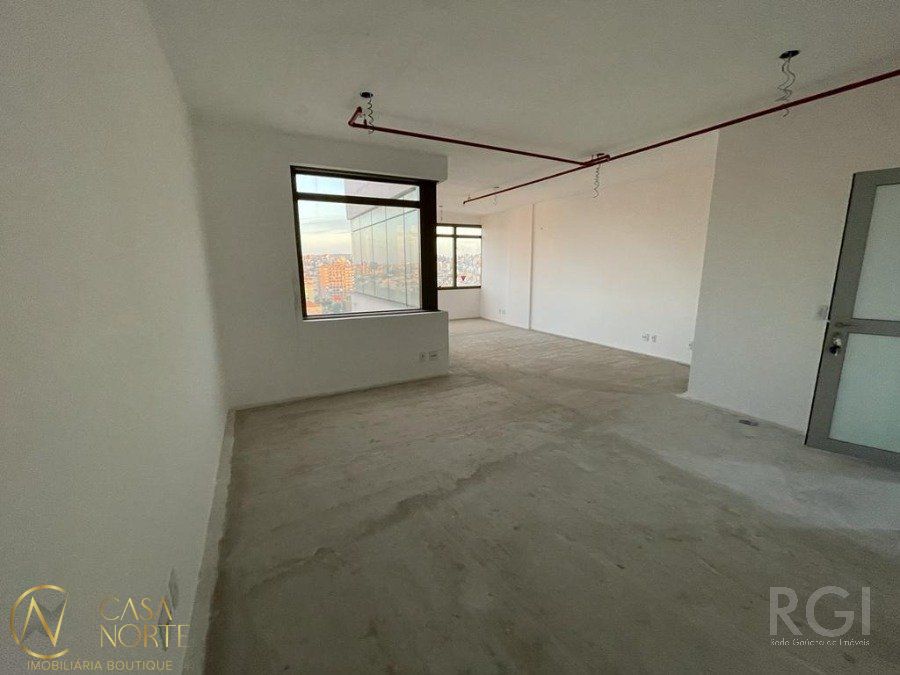 Sala Comercial à venda com 1 quarto, 47m², 1 vaga, Rua Santos Dumont no bairro Floresta em Porto Alegre