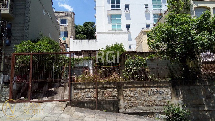 Terreno à venda com 1 quarto com 307m², Rua Liberdade no bairro Rio Branco em Porto Alegre