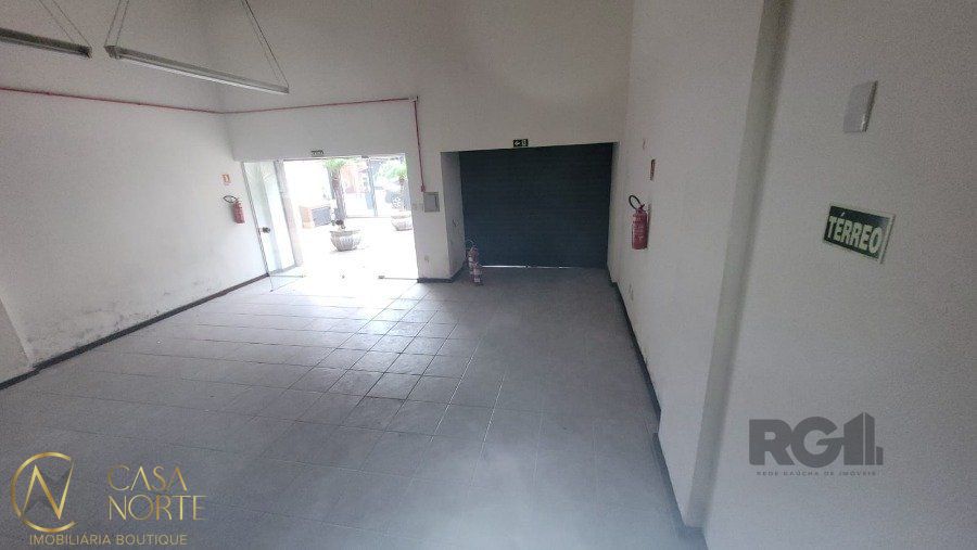 Loja à venda com 3 quartos, 150m², Rua Félix da Cunha no bairro Floresta em Porto Alegre