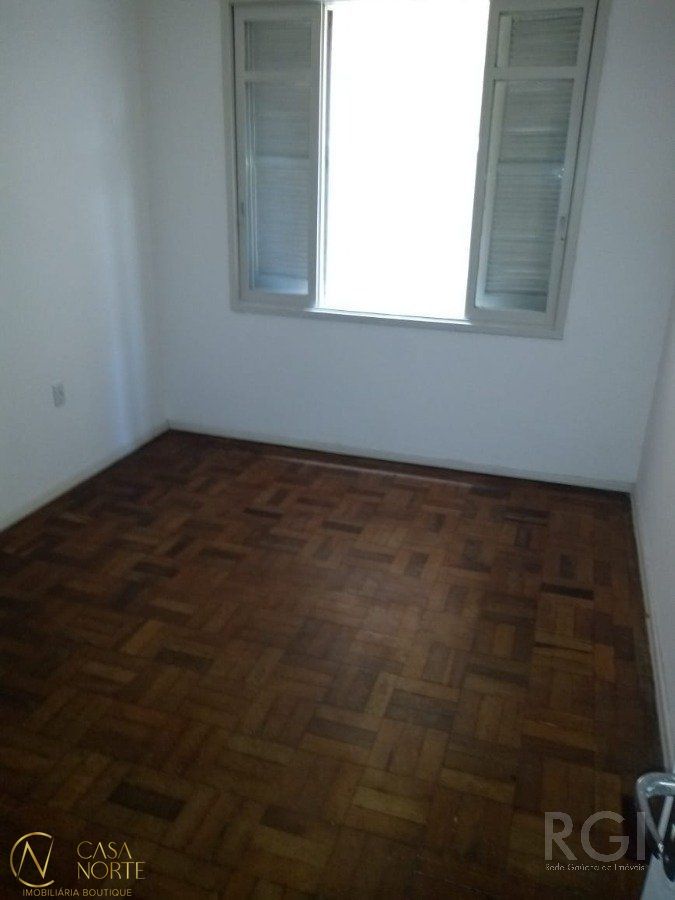 Apartamento à venda com 3 quartos, 75m², Avenida da Azenha no bairro Azenha em Porto Alegre