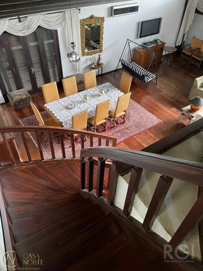Casa à venda com 4 quartos, 500m², 2 suítes, 1 vaga, Avenida Guaiba no bairro Vila Assunção em Porto Alegre