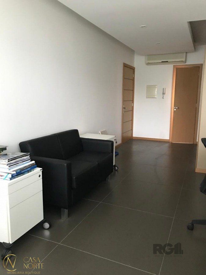 Sala Comercial à venda , 43m², Avenida Bage no bairro Petrópolis em Porto Alegre