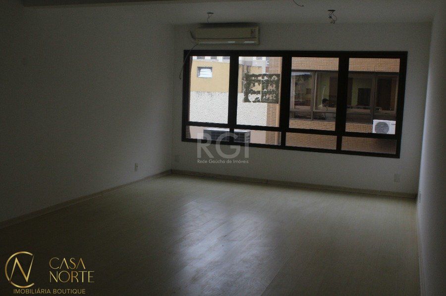 Sala Comercial à venda com 1 quarto, 42m², 1 vaga, Avenida Aureliano de Figueiredo Pinto no bairro Praia de Belas em Porto Alegre