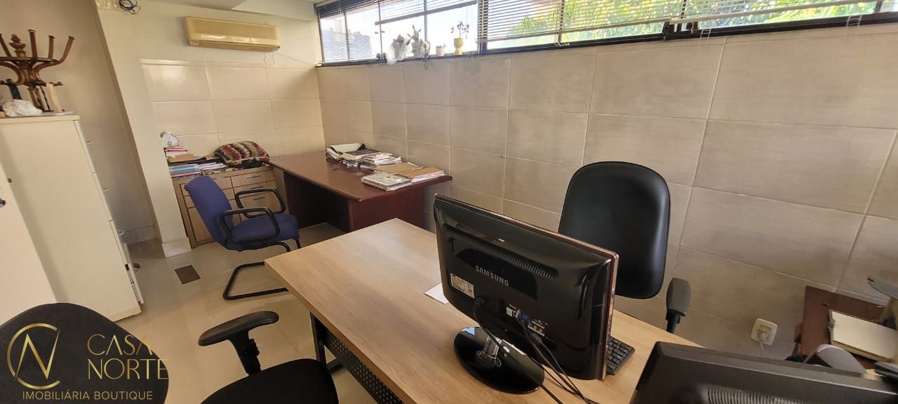 Sala Comercial à venda com 5 quartos, 102m², 1 vaga, Rua Tobias da Silva no bairro Moinhos de Vento em Porto Alegre
