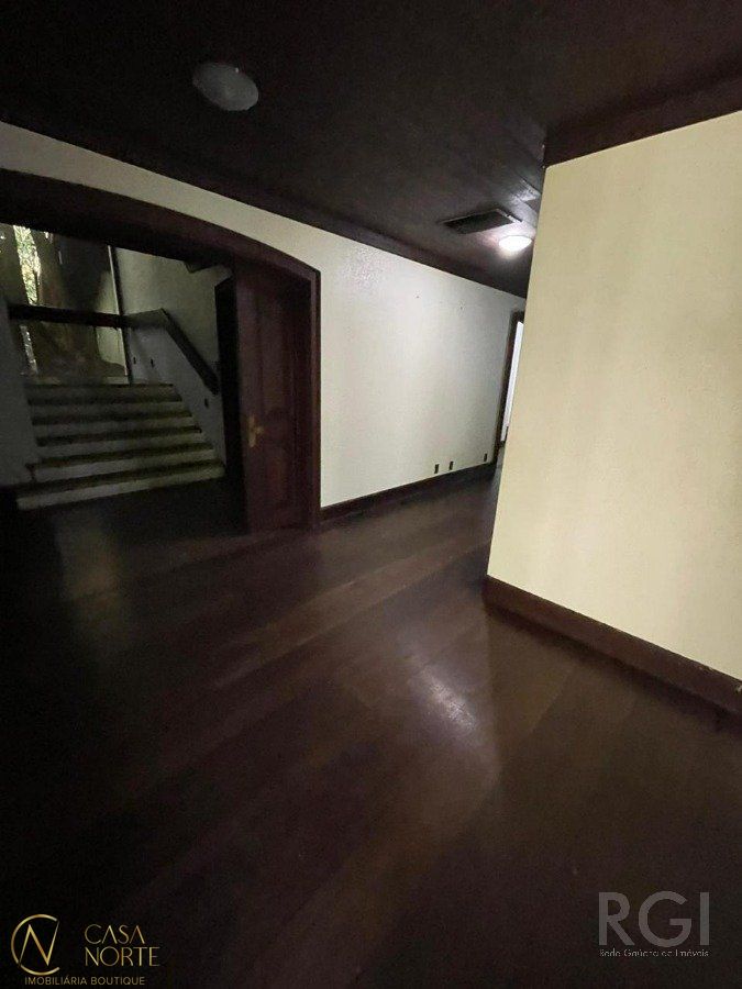 Casa à venda com 5 quartos, 500m², 3 suítes, Avenida Guaiba no bairro Vila Assunção em Porto Alegre