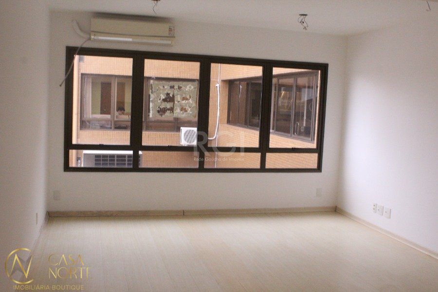 Sala Comercial à venda com 1 quarto, 42m², 1 vaga, Avenida Aureliano de Figueiredo Pinto no bairro Praia de Belas em Porto Alegre