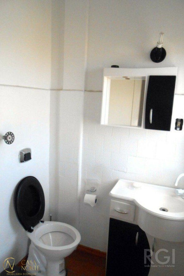 Sala Comercial à venda , 40m², Rua Professor Annes Dias no bairro Centro Histórico em Porto Alegre