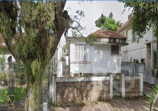 Casa à venda com 3 quartos, 330m², 3 vagas, Rua General Souza Doca no bairro Petrópolis em Porto Alegre